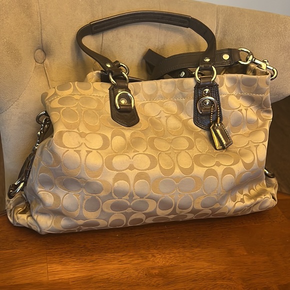 Coach Monogram Shoulder bag - Picture 4 of 11